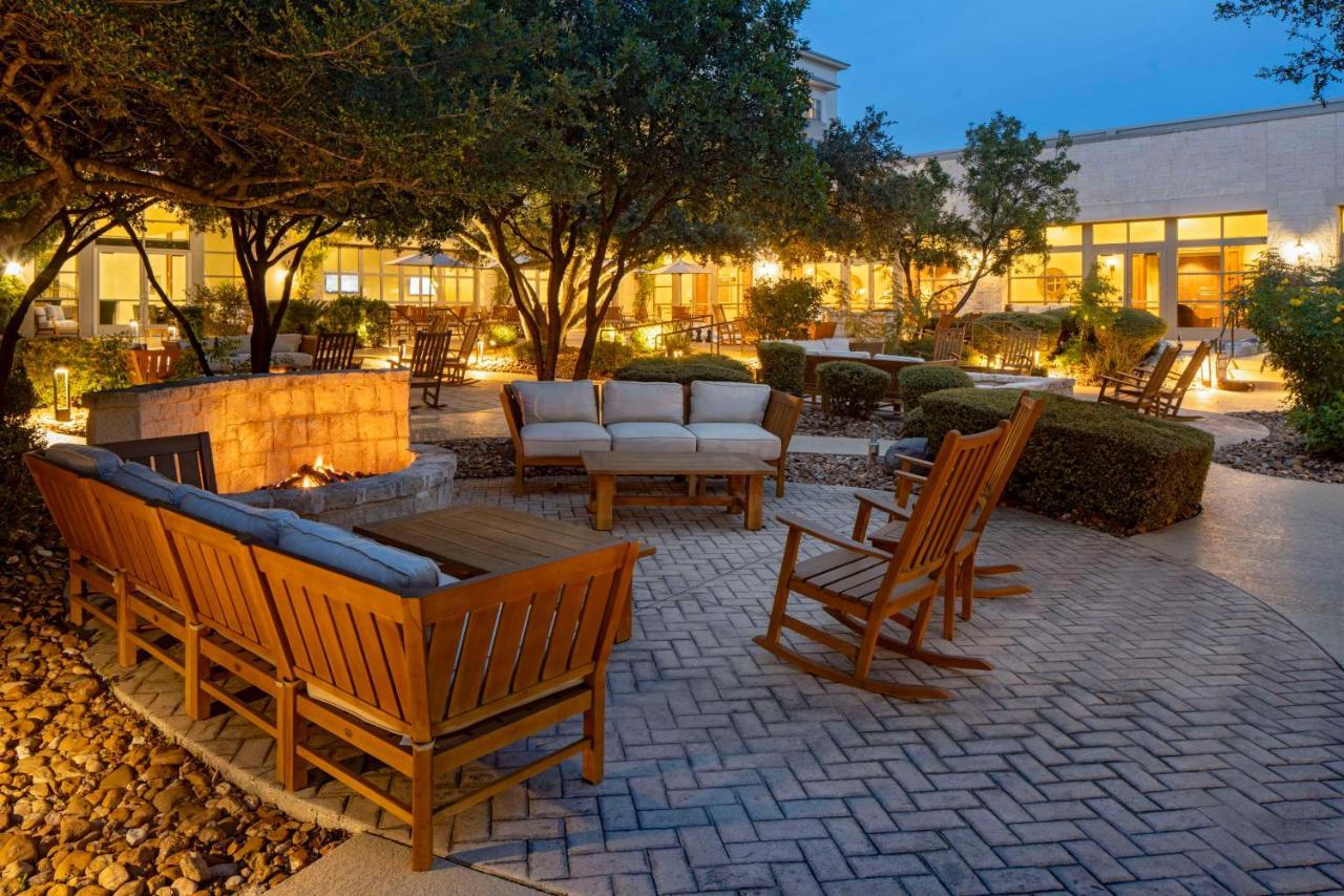 Hilton San Antonio Hill Country Hotel Bagian luar foto