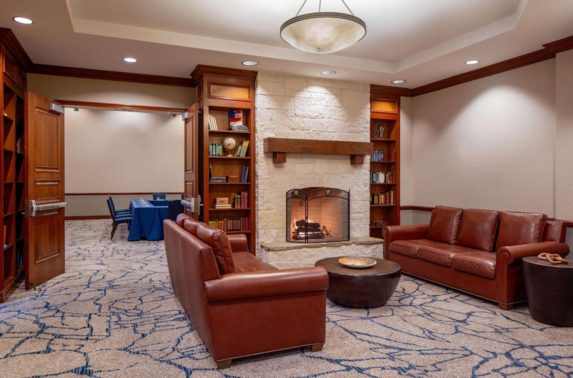 Hilton San Antonio Hill Country Hotel Bagian luar foto
