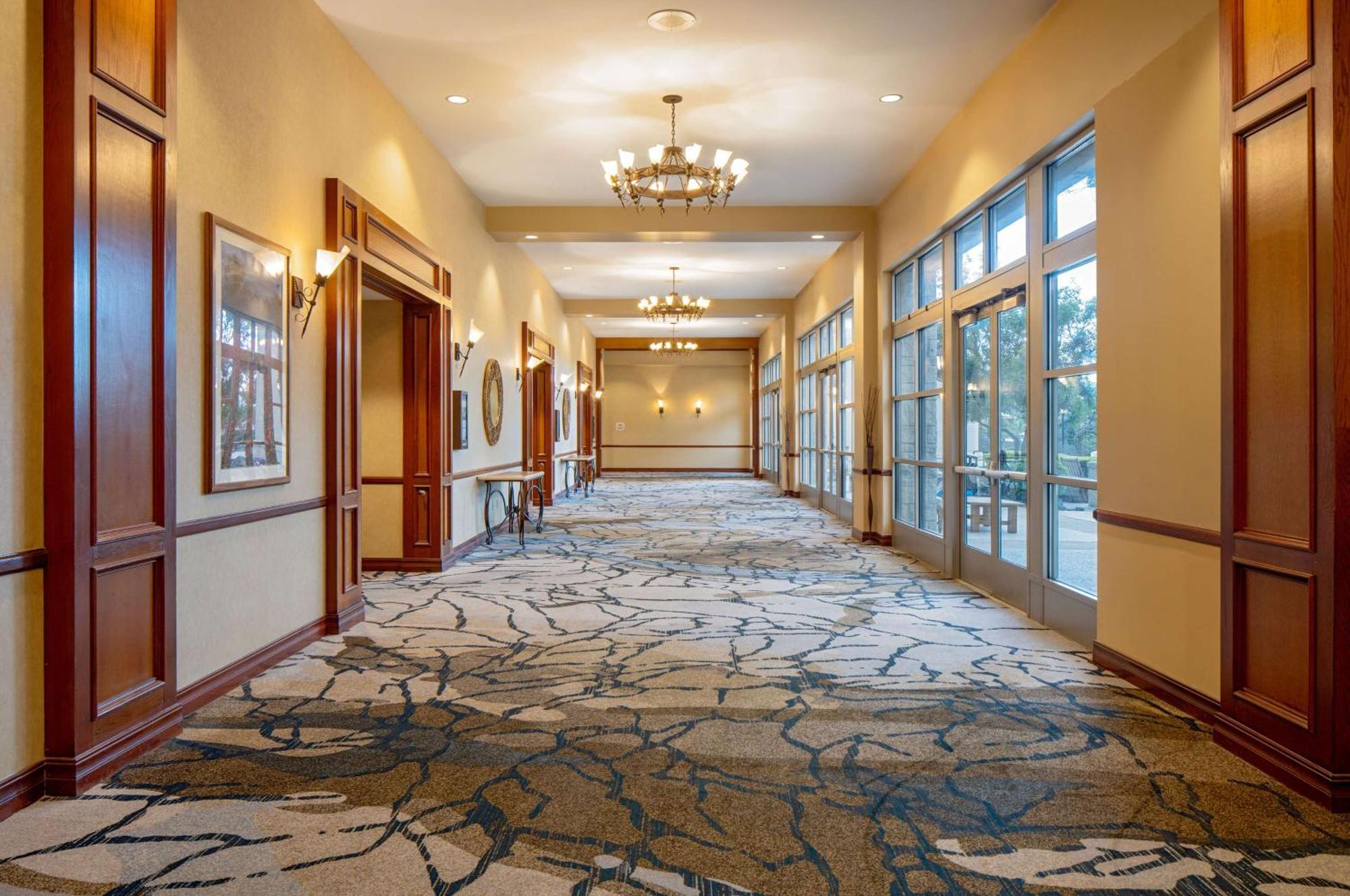 Hilton San Antonio Hill Country Hotel Bagian luar foto