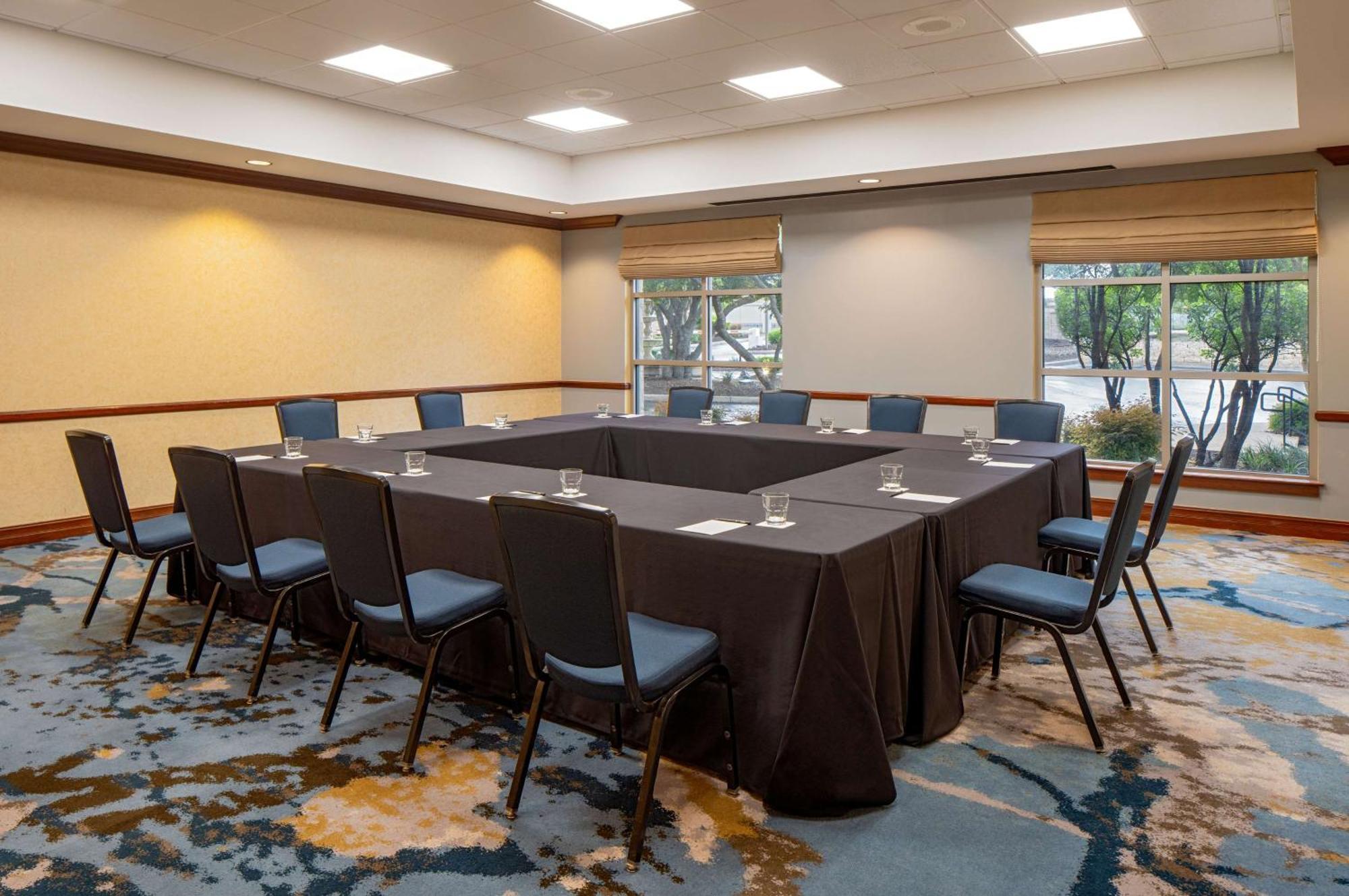 Hilton San Antonio Hill Country Hotel Bagian luar foto